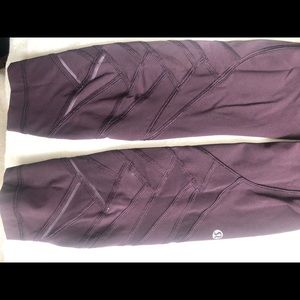 Lululemon leggings (purple)